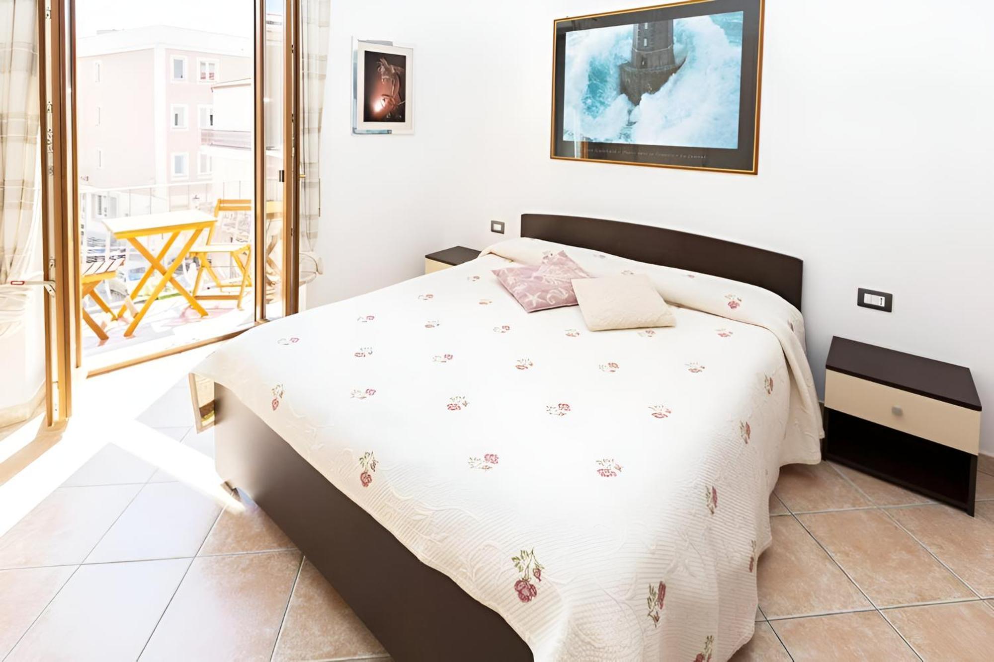 Splendido Appartamento In Pieno Centro Dell'Isola La Maddalena  Zewnętrze zdjęcie